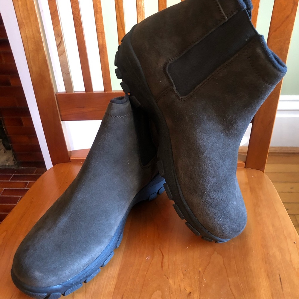 NIB Lands End Chelsea Boots size 11